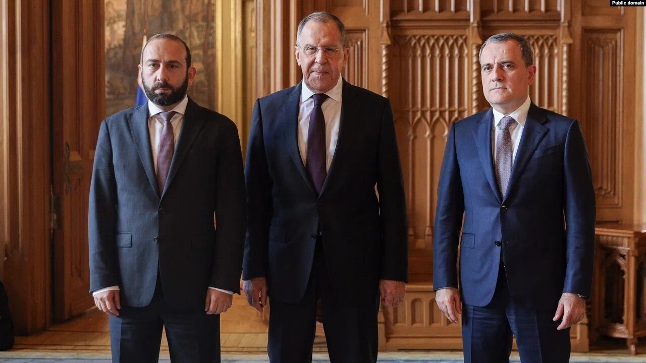 Armenian Foreign Minister Ararat Mirzoian (Left), Russian FM Segei Lavror (Middle), Azerbaijani FM Jeyhun Bayramov (Right) in Moscow on July 25th (Ministry of Foreign Affairs Azerbaijan)