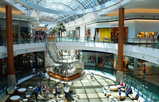 The Mall at Millenia in Orlando, Florida during the holiday shopping seasons (Source - The Villages of Citrus Hills Blog)